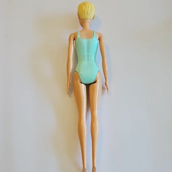 Barbie in Aqua Swimsuit - Picture 3 of 4